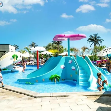 Lamera - Alezzi Langa Mare Cu Acces La Piscina, Jacuzzi, Sauna Si Sala De Fitness Apartamento Năvodari