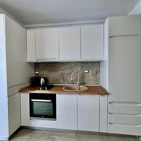 Lamera - Alezzi Langa Mare Cu Acces La Piscina, Jacuzzi, Sauna Si Sala De Fitness Apartamento Năvodari