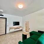 Lamera - Alezzi Langa Mare Cu Acces La Piscina, Jacuzzi, Sauna Si Sala De Fitness