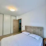 Lamera - Alezzi Langa Mare Cu Acces La Piscina, Jacuzzi, Sauna Si Sala De Fitness