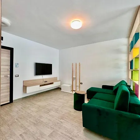 Lamera - Alezzi Langa Mare Cu Acces La Piscina, Jacuzzi, Sauna Si Sala De Fitness * Năvodari