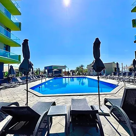 Lamera - Alezzi Langa Mare Cu Acces La Piscina, Jacuzzi, Sauna Si Sala De Fitness * ナボダリ