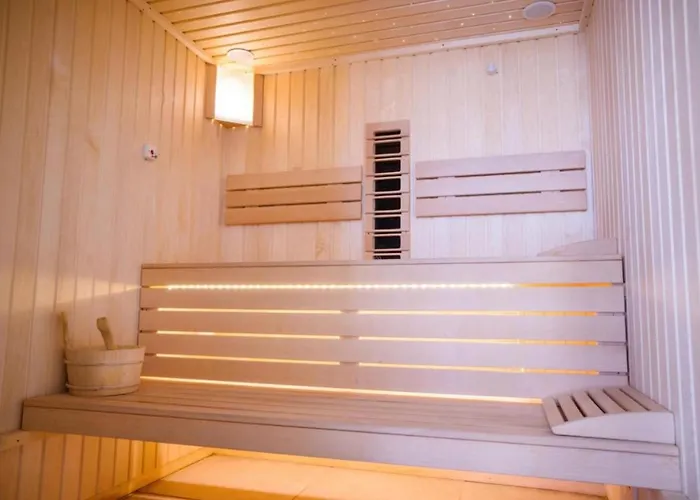 Lamera - Alezzi Langa Mare Cu Acces La Piscina, Jacuzzi, Sauna Si Sala De Fitness Năvodari